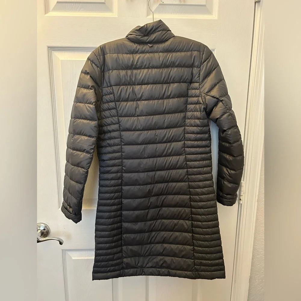 ! Women’s Patagonia Fiona puff parka in black - Picture 3 of 7